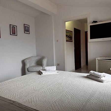 Apartments Vesna Фунтана Экстерьер фото